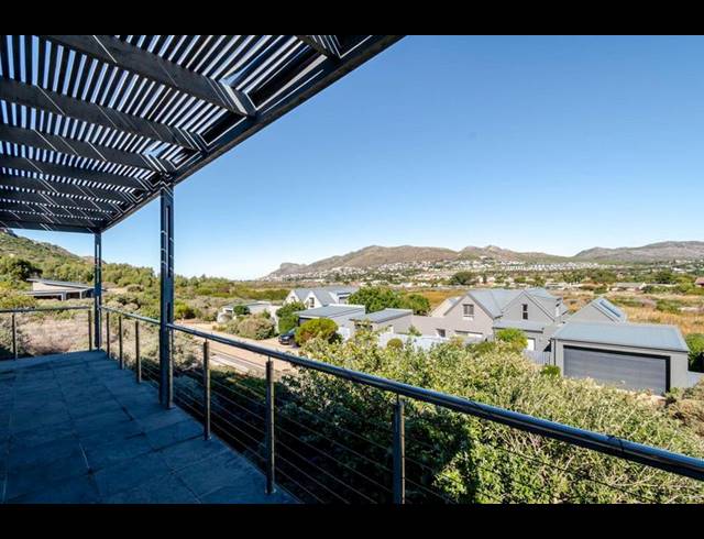 4 BEDROOM HOUSE FOR SALE IN CROFTERS VALLEY